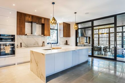 Cuisine moderne du pilote Alex Tagliani