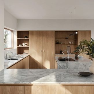 Nordiska Kok Bespoke kitchen in oak, with inspiration taken from the nature.